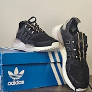 Adidas NMD_V3  Women's Athletic Casual Shoes  Size 6  NWT